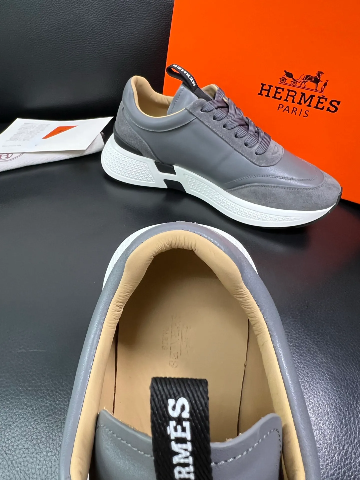 Men's men's shoes 💰840 Hermes top purchasing Hermes counter synchronization, original factory configuration, original cowhide fabric imported from Italy, high-quality splicing technology, fully imported water-dyed cowhide lining, soles: original factory special soles are super comfortable, original factory and single goods are high quality, welcome to compare and synchronize with counters, code number 39-44 (customized 38 45) 85863